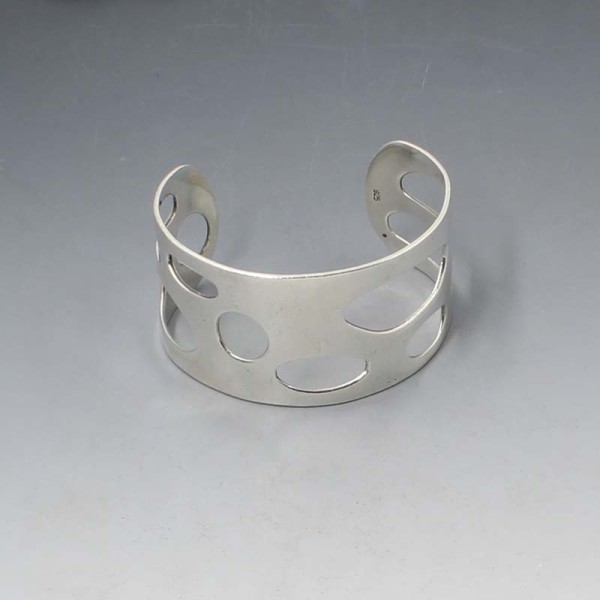 Vintage silver cuff bangle